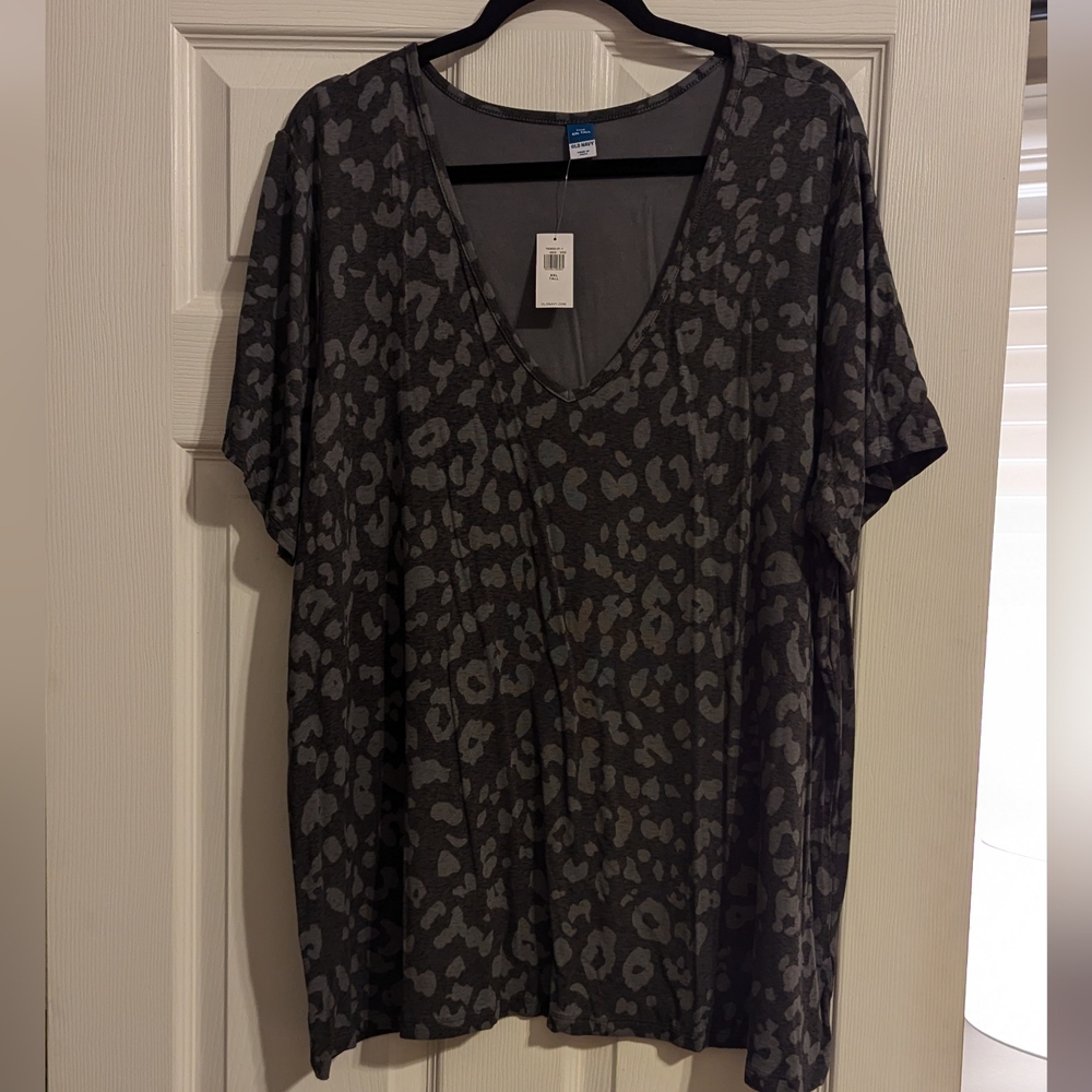 BNWT Charcoal Leopard Print Tee size XXL Tall